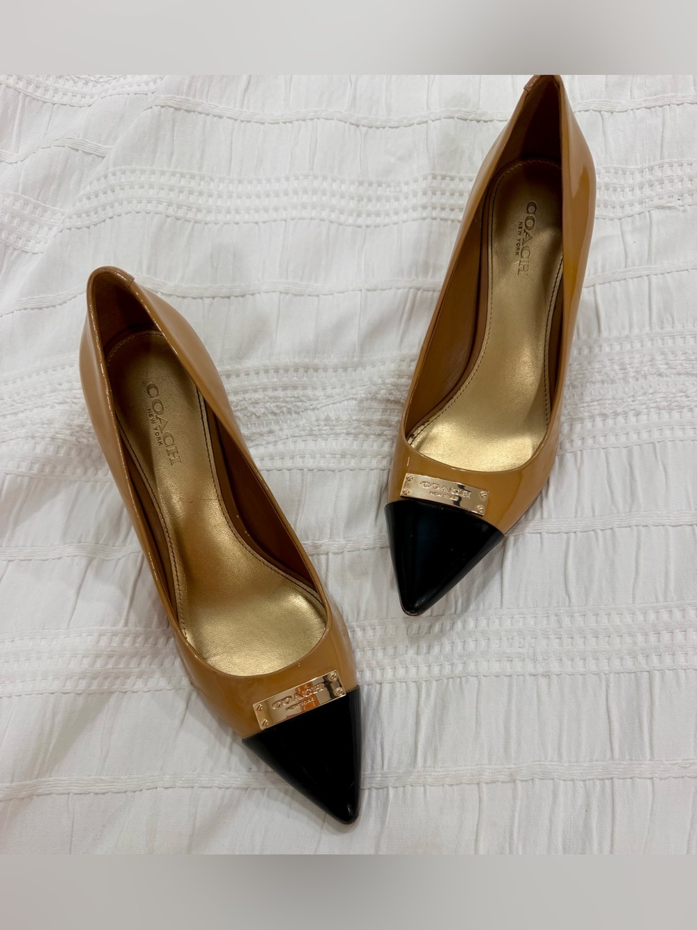 Coach Zan patent leather pumps two toned - black and gold. Size US Women’s 6